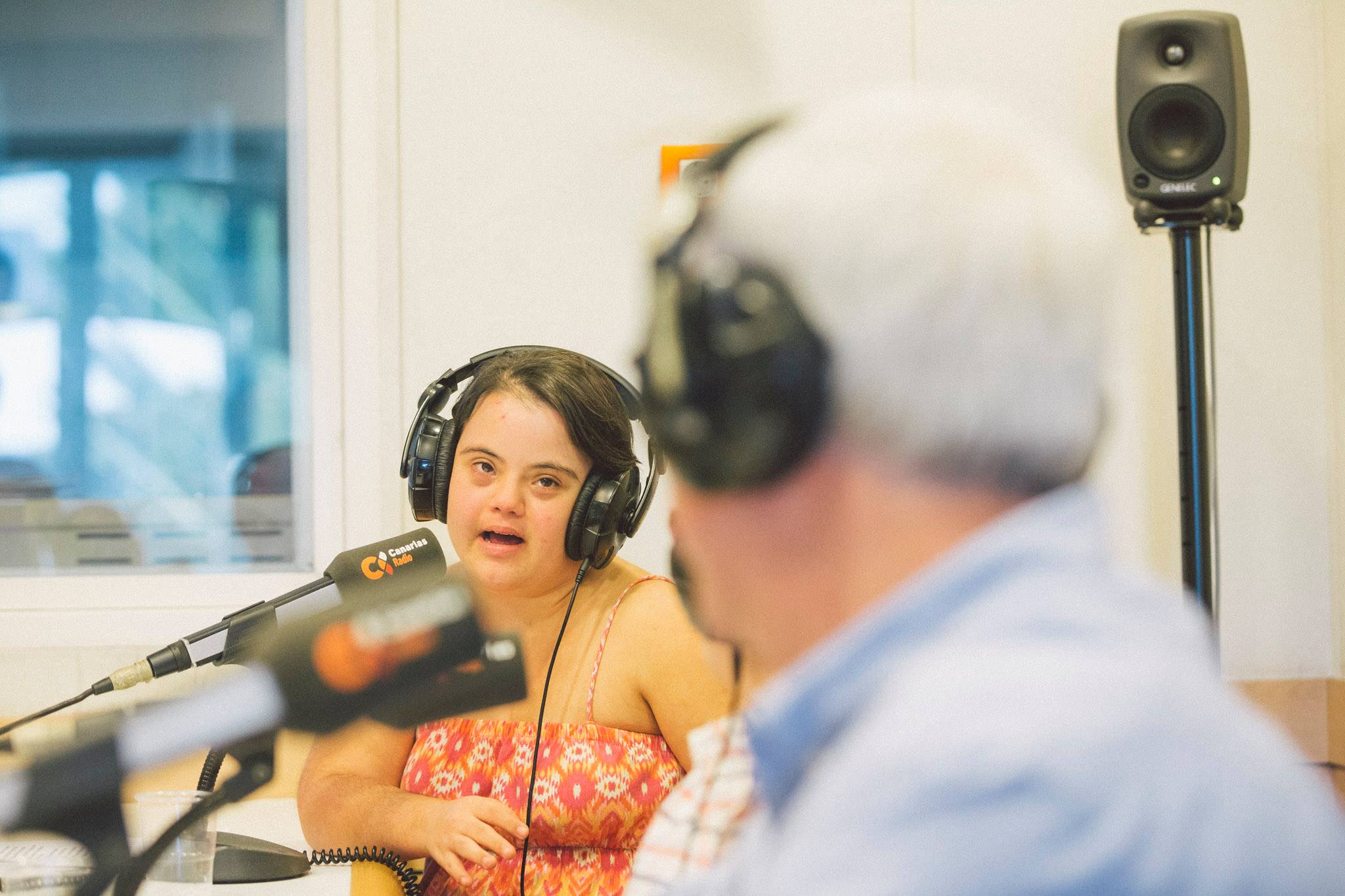 Beatriz entrevistando a Morgan